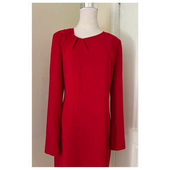 Badgley Mischka Twist-Front Long-Sleeve Dress - Picture 13 of 16